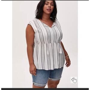 (1) 1x 14-16 Torrid Peplum Rayon Slub Dolman Top